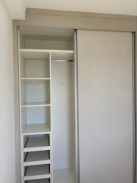 Alugar Apartamento / Padr&atilde;o em S&atilde;o Jos&eacute; do Rio Preto R$ 1.650,00 - Foto 5