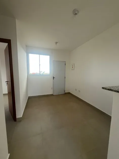 Alugar Casa / Padr&atilde;o em S&atilde;o Jos&eacute; do Rio Preto R$ 900,00 - Foto 4