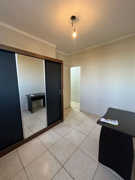 Alugar Apartamento / Padr&atilde;o em S&atilde;o Jos&eacute; do Rio Preto R$ 1.000,00 - Foto 13