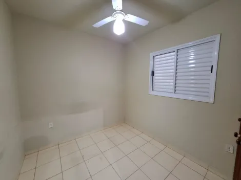 Alugar Casa / Padr&atilde;o em S&atilde;o Jos&eacute; do Rio Preto R$ 1.000,00 - Foto 4