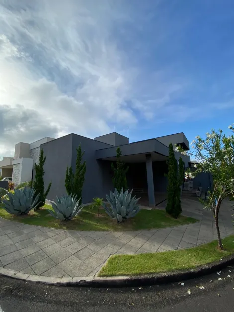 Alugar Casa / Condom&iacute;nio em S&atilde;o Jos&eacute; do Rio Preto. apenas R$ 750.000,00