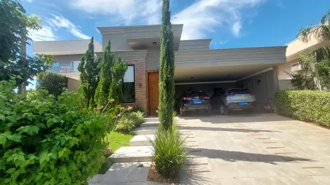Casa / Condom&iacute;nio em S&atilde;o Jos&eacute; do Rio Preto 