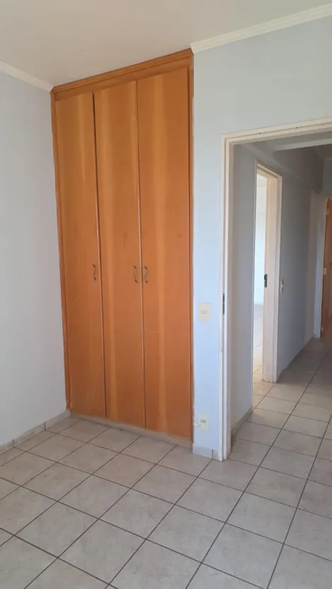 Alugar Apartamento / Padr&atilde;o em S&atilde;o Jos&eacute; do Rio Preto R$ 1.800,00 - Foto 4