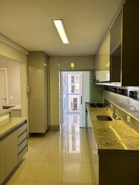 Alugar Apartamento / Padr&atilde;o em S&atilde;o Jos&eacute; do Rio Preto R$ 5.200,00 - Foto 8