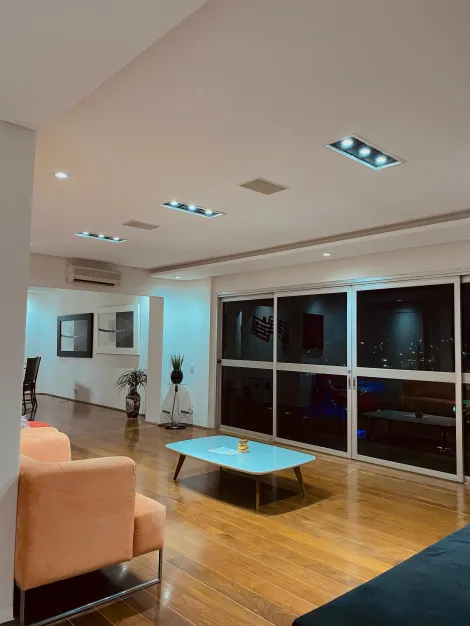 Apartamento / Padr&atilde;o em S&atilde;o Jos&eacute; do Rio Preto 