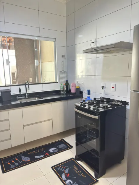 Comprar Casa / Padr&atilde;o em Mirassol R$ 355.000,00 - Foto 2