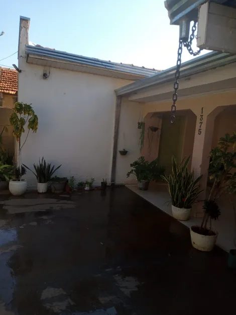 Alugar Casa / Padr&atilde;o em S&atilde;o Jos&eacute; do Rio Preto R$ 1.300,00 - Foto 2