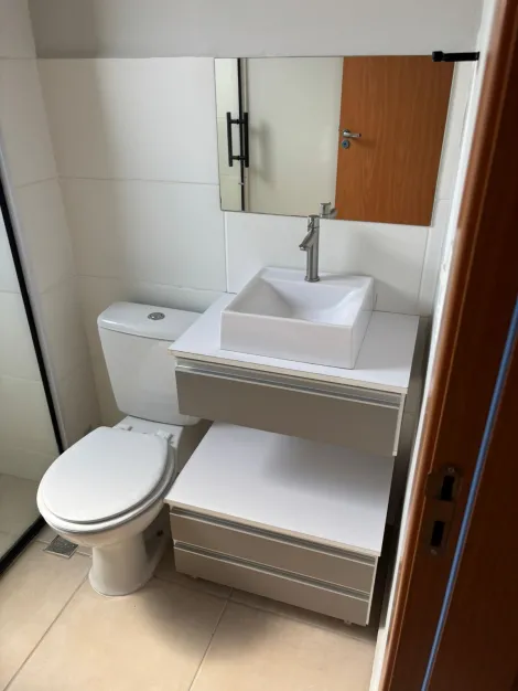 Alugar Apartamento / Padr&atilde;o em S&atilde;o Jos&eacute; do Rio Preto R$ 1.200,00 - Foto 11