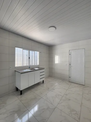 Alugar Casa / Padr&atilde;o em S&atilde;o Jos&eacute; do Rio Preto R$ 1.480,00 - Foto 4