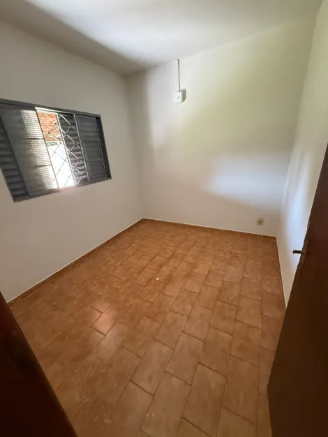 Alugar Casa / Padr&atilde;o em S&atilde;o Jos&eacute; do Rio Preto R$ 950,00 - Foto 2