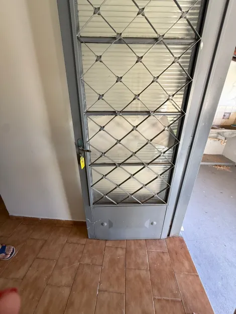 Alugar Casa / Padr&atilde;o em S&atilde;o Jos&eacute; do Rio Preto R$ 950,00 - Foto 6