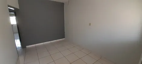 Alugar Casa / Padr&atilde;o em S&atilde;o Jos&eacute; do Rio Preto R$ 1.300,00 - Foto 2