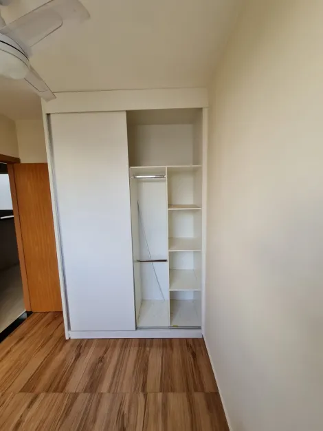 Alugar Apartamento / Padr&atilde;o em S&atilde;o Jos&eacute; do Rio Preto R$ 1.100,00 - Foto 12
