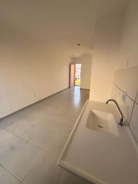 Alugar Casa / Condom&iacute;nio em Bady Bassitt. apenas R$ 225.000,00