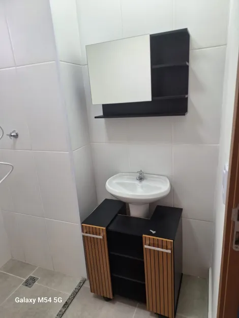 Alugar Apartamento / Padr&atilde;o em S&atilde;o Jos&eacute; do Rio Preto R$ 1.200,00 - Foto 18