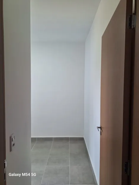 Alugar Apartamento / Padr&atilde;o em S&atilde;o Jos&eacute; do Rio Preto R$ 1.200,00 - Foto 21
