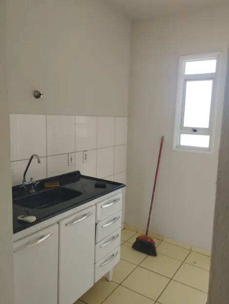 Comprar Casa / Padr&atilde;o em S&atilde;o Jos&eacute; do Rio Preto R$ 195.000,00 - Foto 2