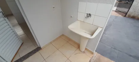 Alugar Casa / Padr&atilde;o em Bady Bassitt R$ 800,00 - Foto 8