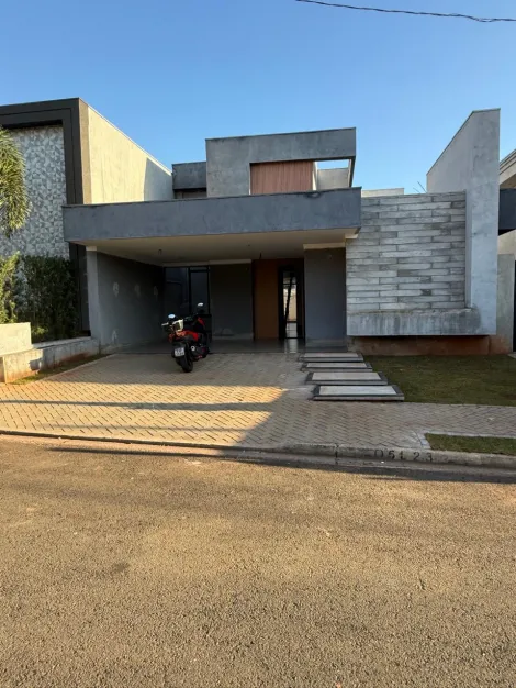 Casa / Condom&iacute;nio em S&atilde;o Jos&eacute; do Rio Preto 
