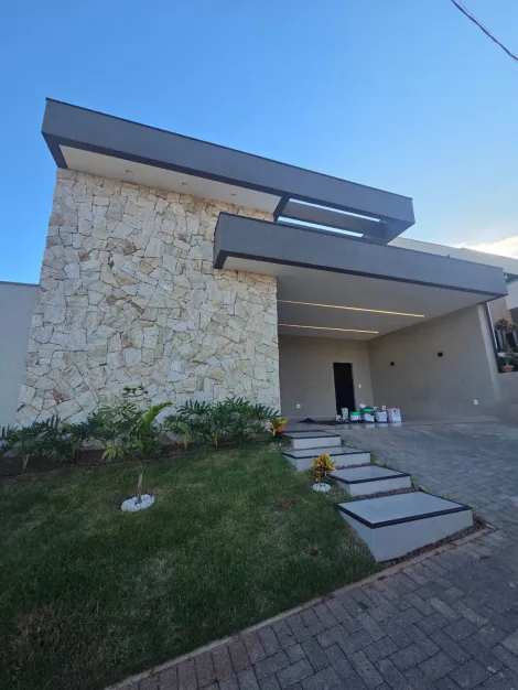Casa / Condom&iacute;nio em S&atilde;o Jos&eacute; do Rio Preto 