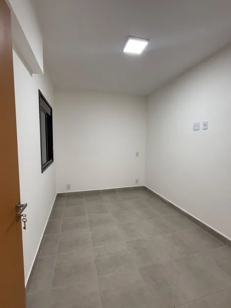 Alugar Apartamento / Padr&atilde;o em S&atilde;o Jos&eacute; do Rio Preto R$ 1.600,00 - Foto 11