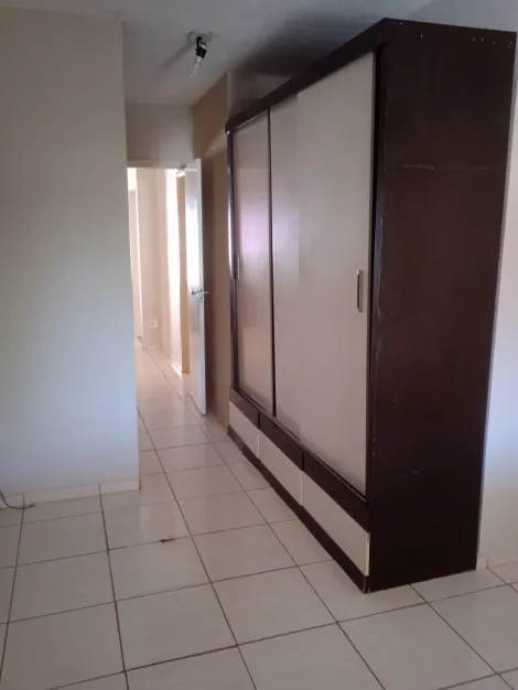 Alugar Casa / Condom&iacute;nio em S&atilde;o Jos&eacute; do Rio Preto R$ 1.500,00 - Foto 4