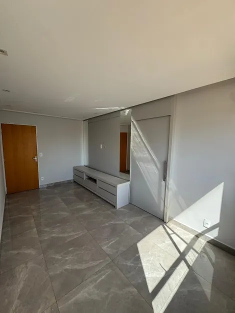 Alugar Apartamento / Padr&atilde;o em S&atilde;o Jos&eacute; do Rio Preto R$ 1.600,00 - Foto 2