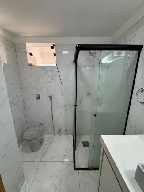 Alugar Apartamento / Padr&atilde;o em S&atilde;o Jos&eacute; do Rio Preto R$ 1.600,00 - Foto 13