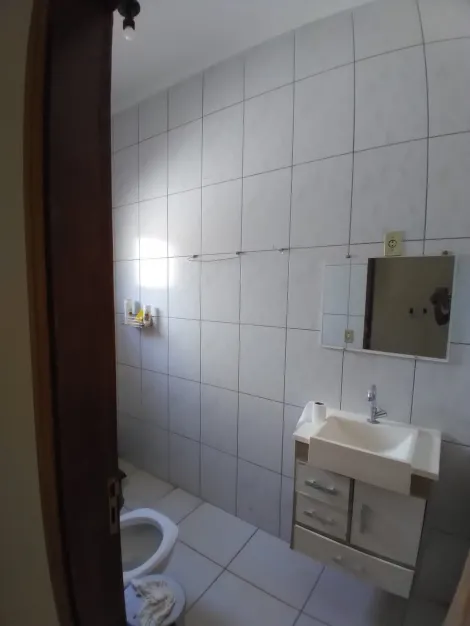 Alugar Casa / Padr&atilde;o em S&atilde;o Jos&eacute; do Rio Preto R$ 1.500,00 - Foto 4
