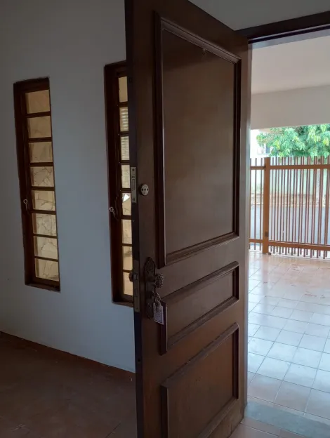 Comprar Casa / Padr&atilde;o em Catanduva R$ 300.000,00 - Foto 2