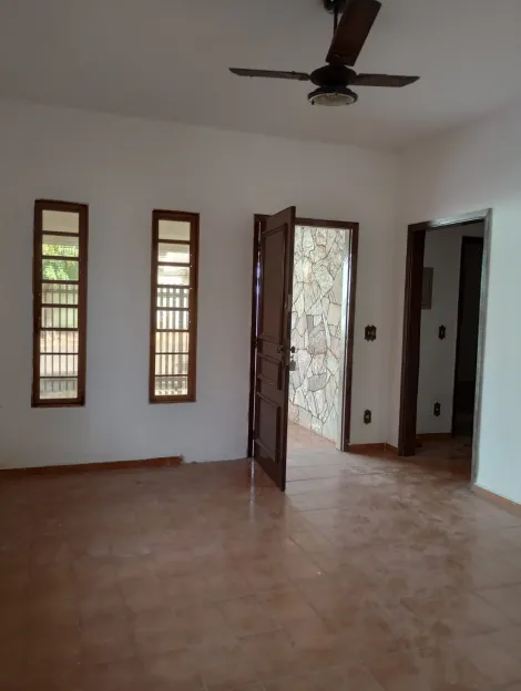 Comprar Casa / Padr&atilde;o em Catanduva R$ 300.000,00 - Foto 3