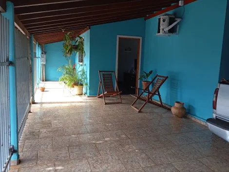 Alugar Casa / Padr&atilde;o em Guaraci. apenas R$ 320.000,00