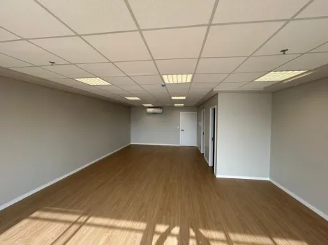 Alugar Comercial / Sala em S&atilde;o Jos&eacute; do Rio Preto R$ 3.700,00 - Foto 4