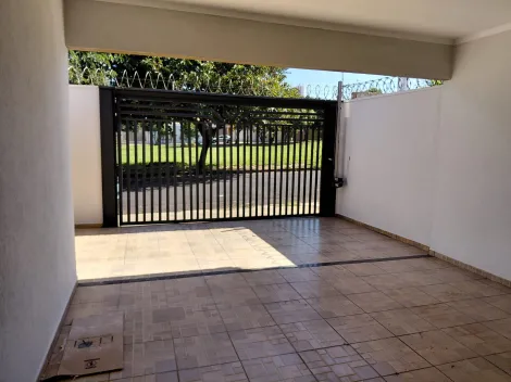 Alugar Casa / Padr&atilde;o em S&atilde;o Jos&eacute; do Rio Preto. apenas R$ 2.500,00
