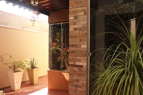 Comprar Casa / Padr&atilde;o em Fernand&oacute;polis R$ 650.000,00 - Foto 2