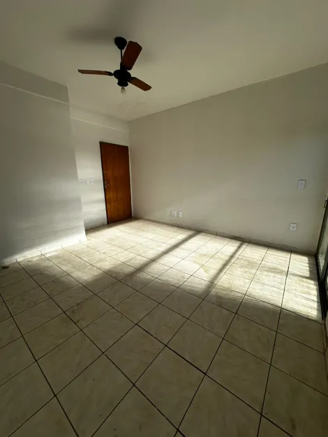 Alugar Apartamento / Padr&atilde;o em S&atilde;o Jos&eacute; do Rio Preto R$ 1.600,00 - Foto 3