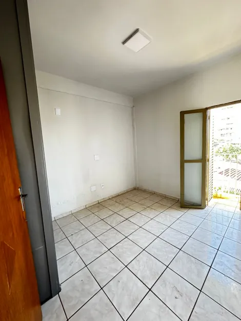 Alugar Apartamento / Padr&atilde;o em S&atilde;o Jos&eacute; do Rio Preto R$ 1.600,00 - Foto 11