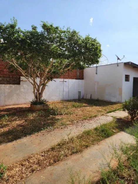 Comprar Casa / Padr&atilde;o em Mirassol R$ 160.000,00 - Foto 2