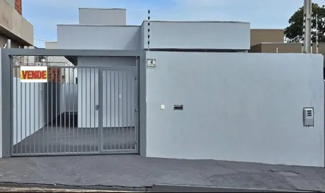 Alugar Casa / Padr&atilde;o em Bady Bassitt. apenas R$ 220.000,00