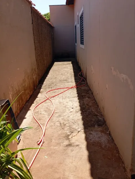 Comprar Casa / Padr&atilde;o em Guaraci R$ 342.000,00 - Foto 5