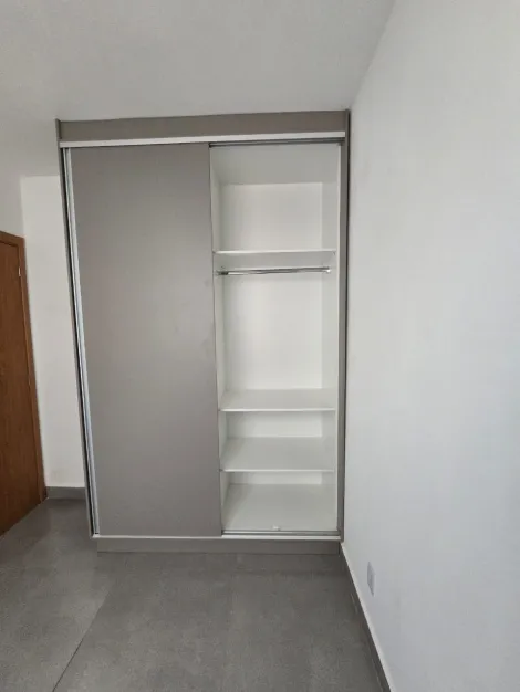 Alugar Apartamento / Padr&atilde;o em S&atilde;o Jos&eacute; do Rio Preto R$ 1.200,00 - Foto 5
