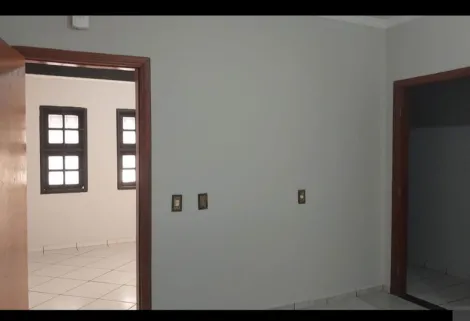 Alugar Casa / Padr&atilde;o em Bady Bassitt R$ 2.000,00 - Foto 4