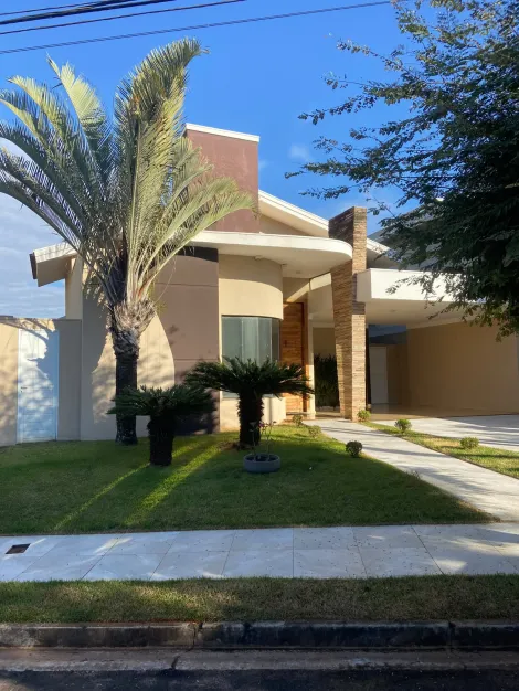 Alugar Casa / Condom&iacute;nio em S&atilde;o Jos&eacute; do Rio Preto. apenas R$ 1.380.000,00