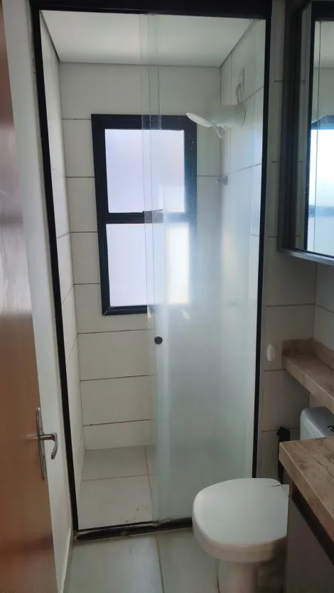 Alugar Apartamento / Padr&atilde;o em S&atilde;o Jos&eacute; do Rio Preto R$ 1.700,00 - Foto 12