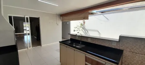 Alugar Casa / Condom&iacute;nio em S&atilde;o Jos&eacute; do Rio Preto. apenas R$ 1.500,00