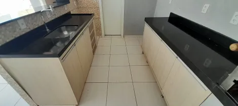 Alugar Casa / Condom&iacute;nio em S&atilde;o Jos&eacute; do Rio Preto R$ 1.500,00 - Foto 2