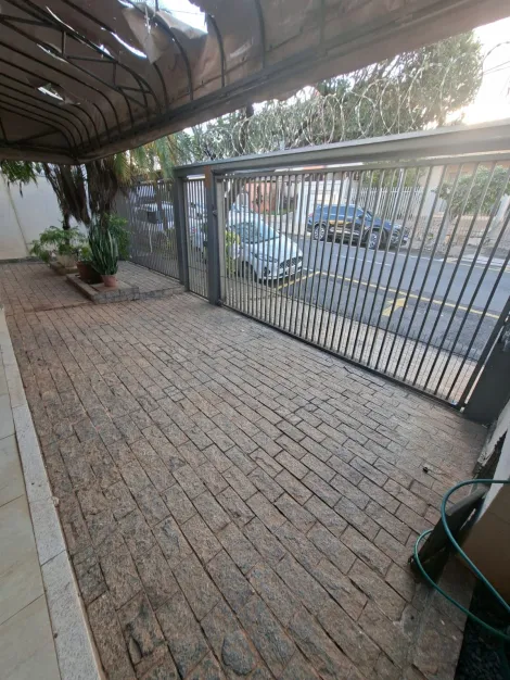 Alugar Casa / Padr&atilde;o em S&atilde;o Jos&eacute; do Rio Preto. apenas R$ 2.500.000,00
