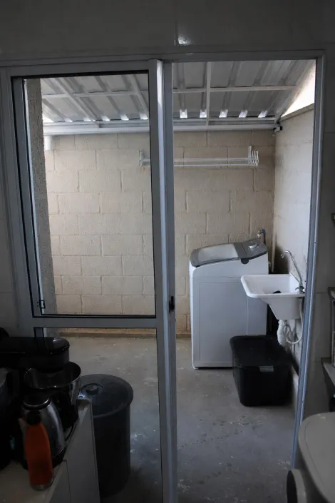 Alugar Apartamento / Padr&atilde;o em S&atilde;o Jos&eacute; do Rio Preto. apenas R$ 250.000,00