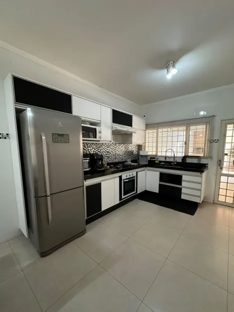Comprar Casa / Padr&atilde;o em S&atilde;o Jos&eacute; do Rio Preto R$ 645.000,00 - Foto 3