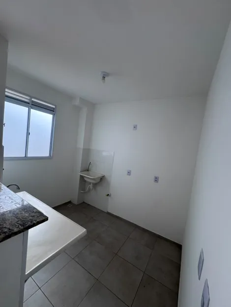 Alugar Apartamento / Padr&atilde;o em S&atilde;o Jos&eacute; do Rio Preto R$ 1.200,00 - Foto 2